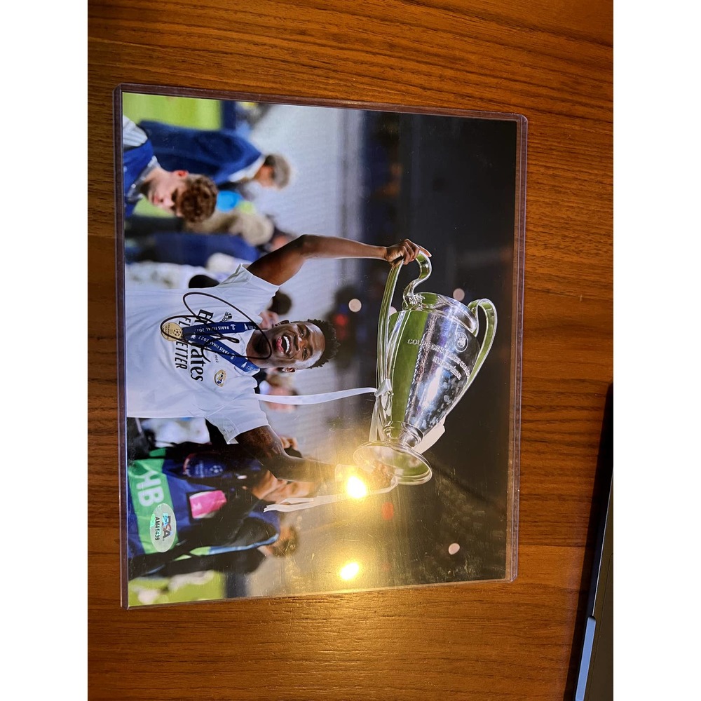 REAL MADRID VINICIUS JR./ VINI JR SIGNED 8X10 PHOTO AUTO PSA COA